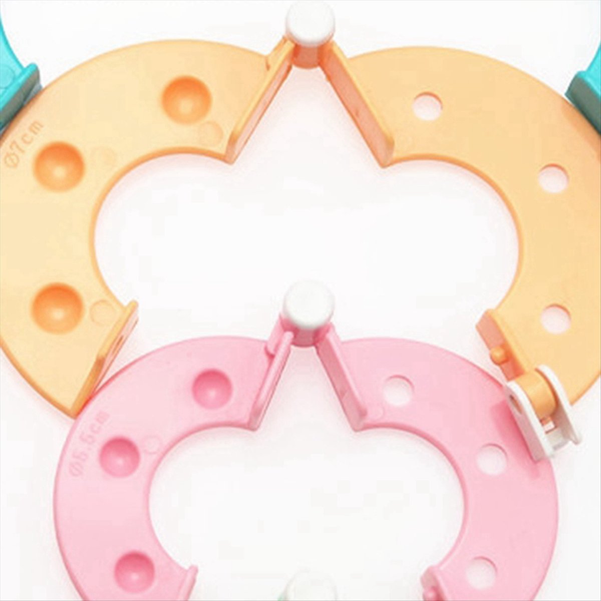 ชุดทำพู่ไหมพรม 4 ชิ้น รุ่นปี 2 - Pom Pom Maker Tool บทวิจารณ์และราคา