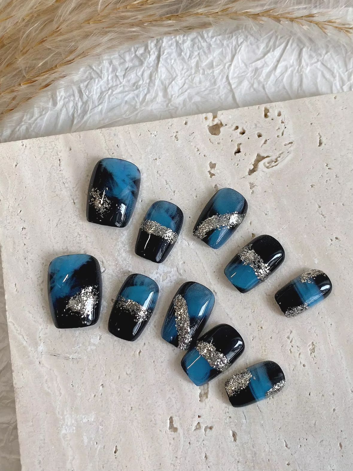 ชุดเล็บปลอมแบบกดติด 10 ชิ้น สี - Glitter Vinyl Roll บทวิจารณ์และราคา
