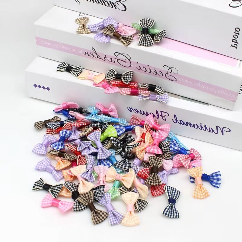 30 ชิ้น/ล็อต โบว์ริบบิ้นผ้าซาต - Embellishments For Scrapbooking บทวิจารณ์และราคา
